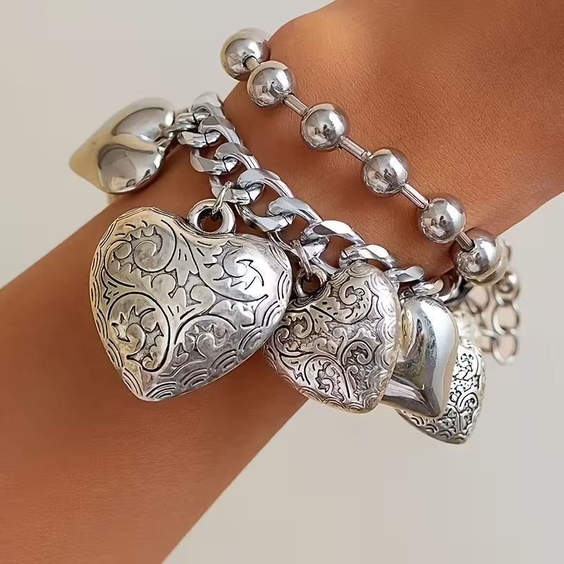 Conjunto de 2 Braceletes Rígidas Coração Abundante