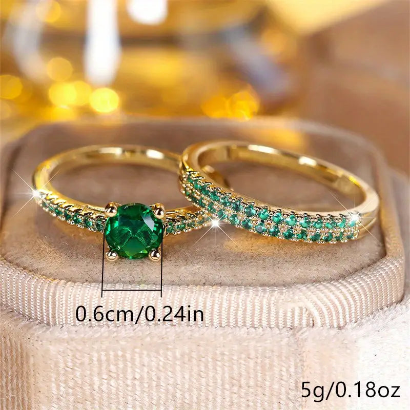 Conjunto Dourado de Dois Anéis Serena com Esmeralda