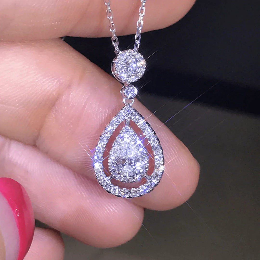 Colar Charlotte com Gota em Pera