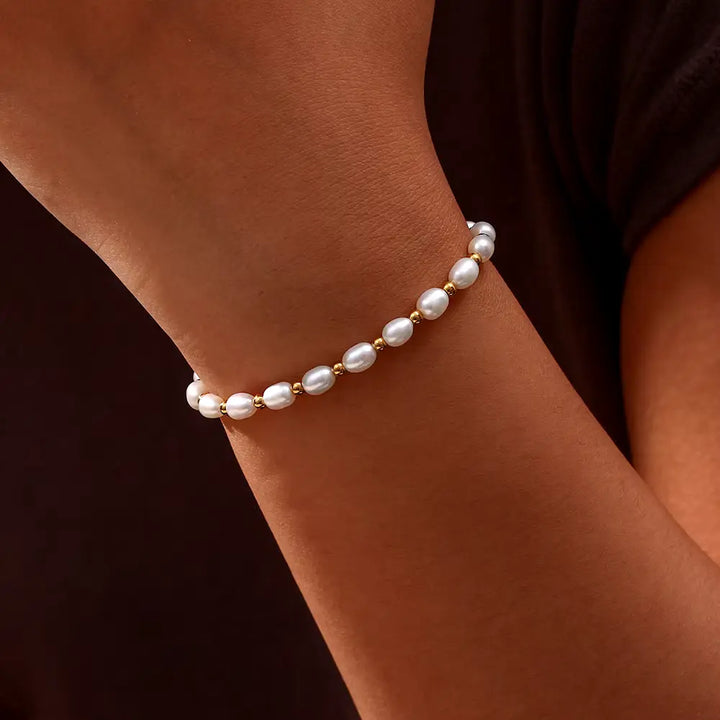 Pulseira de Pérolas Romântica e Elegante