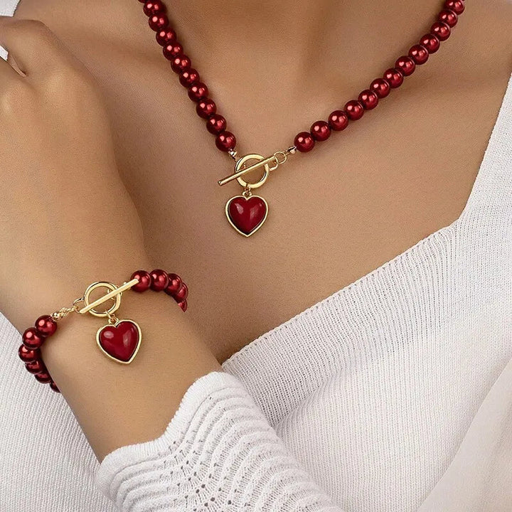 Conjunto de Pendente de Contas com Coração e Pulseira