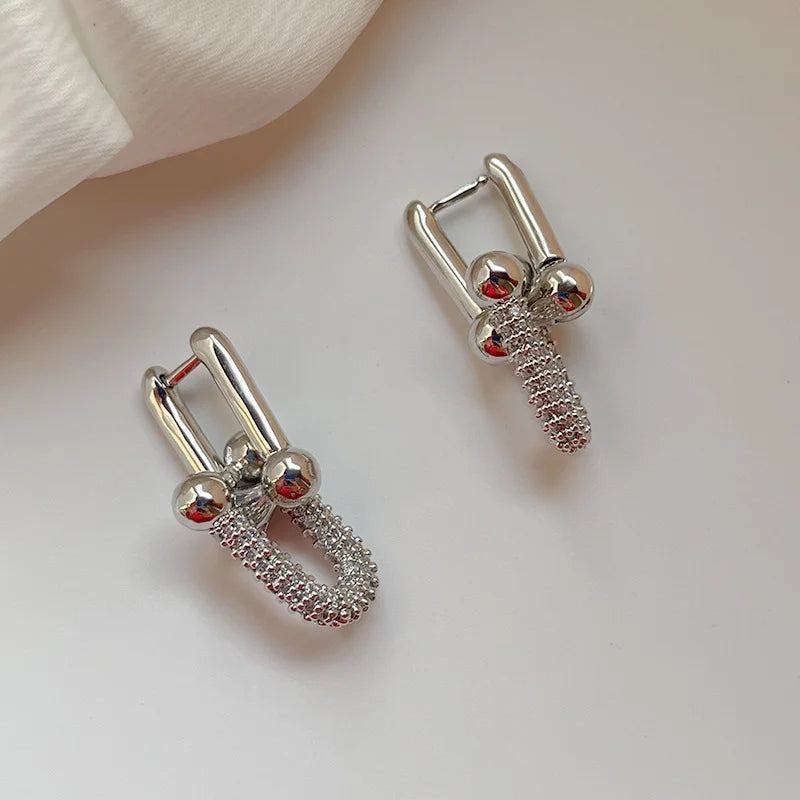 Argolas em Forma de U 18K