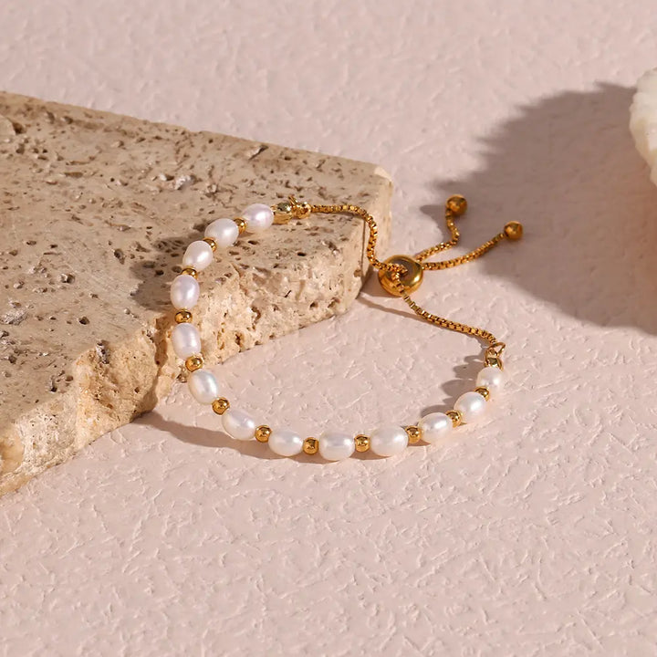 Pulseira de Pérolas Romântica e Elegante