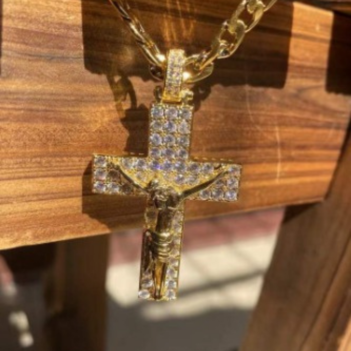 Colar com Crucifixo de Jesus Cristo, Banhado a Ouro 14K