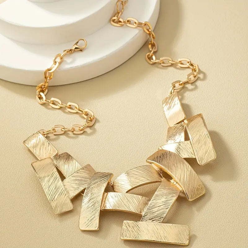 Colar Choker Quadrado Marcante