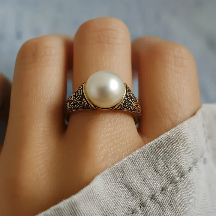 Anel Vintage Dourado com Pérola
