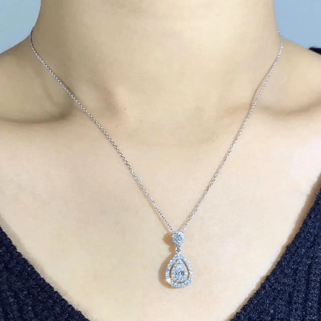 Colar Charlotte com Gota em Pera