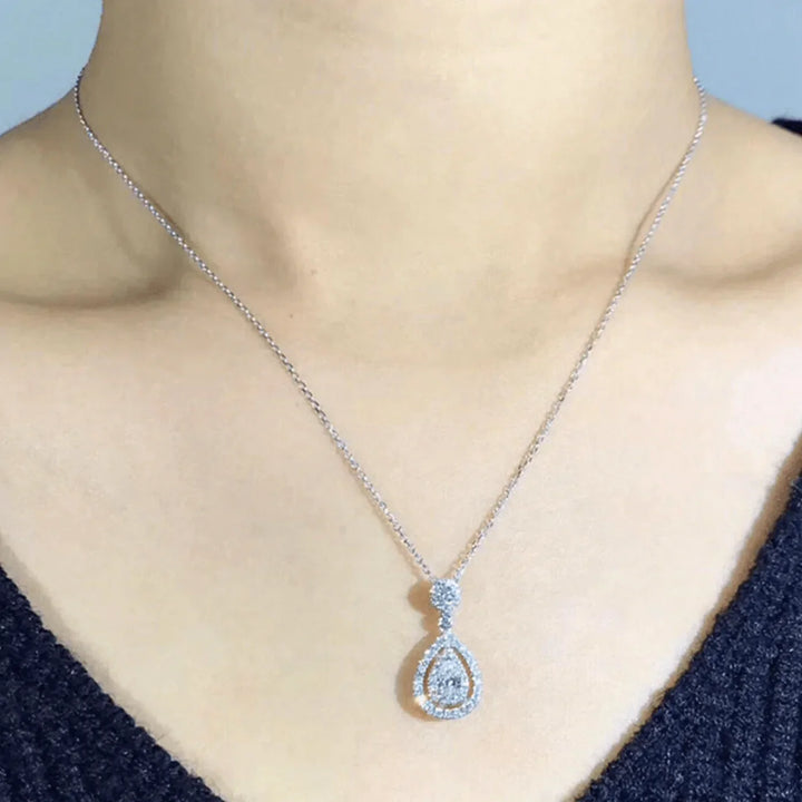 Colar Charlotte com Gota em Pera