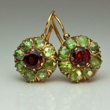 Brincos Redondos Elegantes com Cristais Verdes e Vermelhos