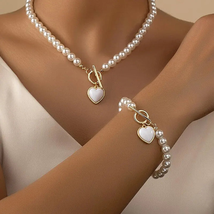Conjunto de Pendente de Contas com Coração e Pulseira