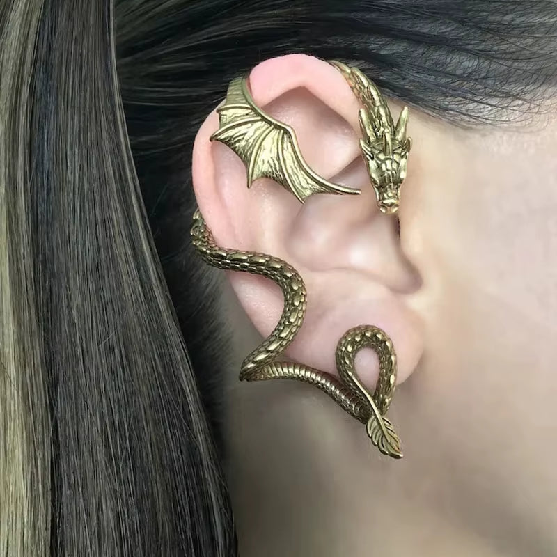 Brincos Góticos com Dragão