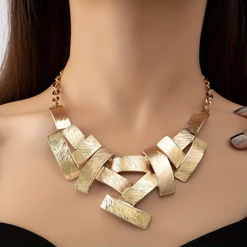 Colar Choker Quadrado Marcante