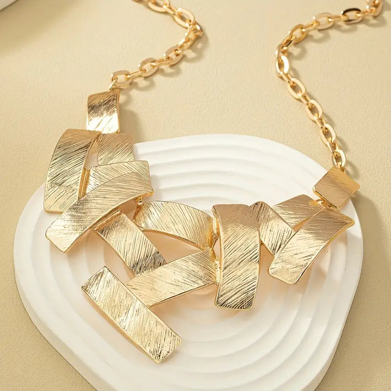 Colar Choker Quadrado Marcante