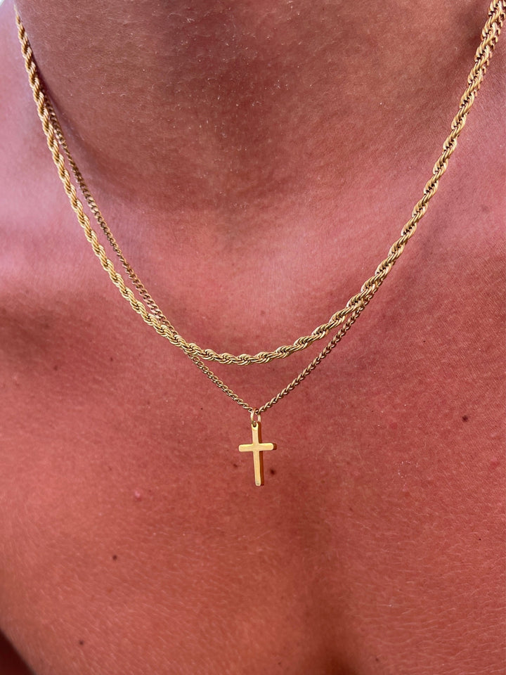 CORRENTE COM CRUZ | Ouro 18K