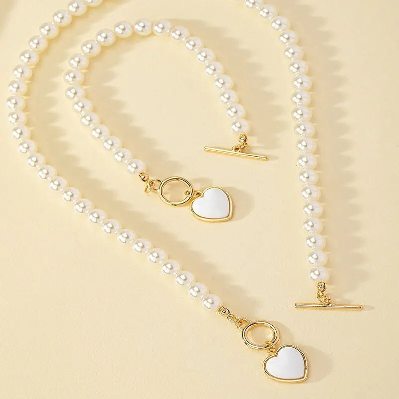 Conjunto de Pendente de Contas com Coração e Pulseira