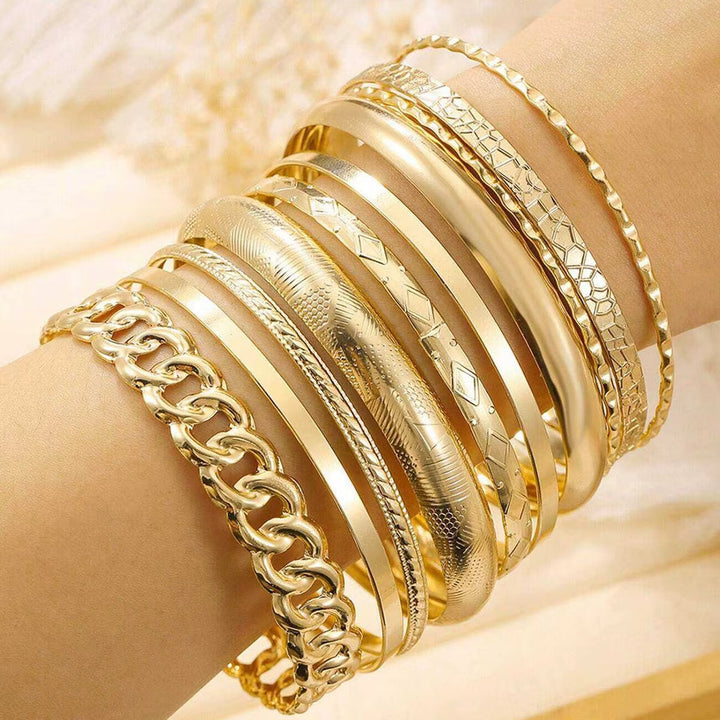 Conjunto de 10 Braceletes Rígidas Douradas