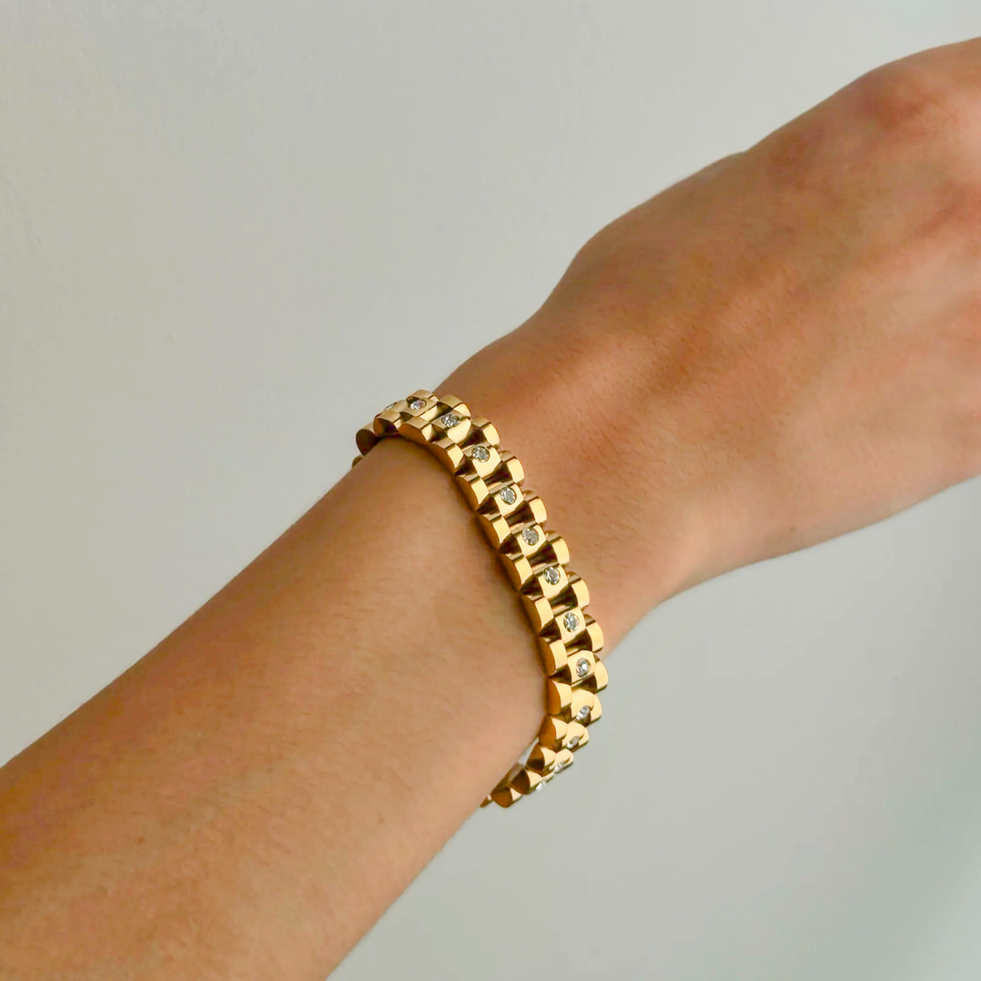 Pulseira Dourada em Estilo Bracelete de Relógio