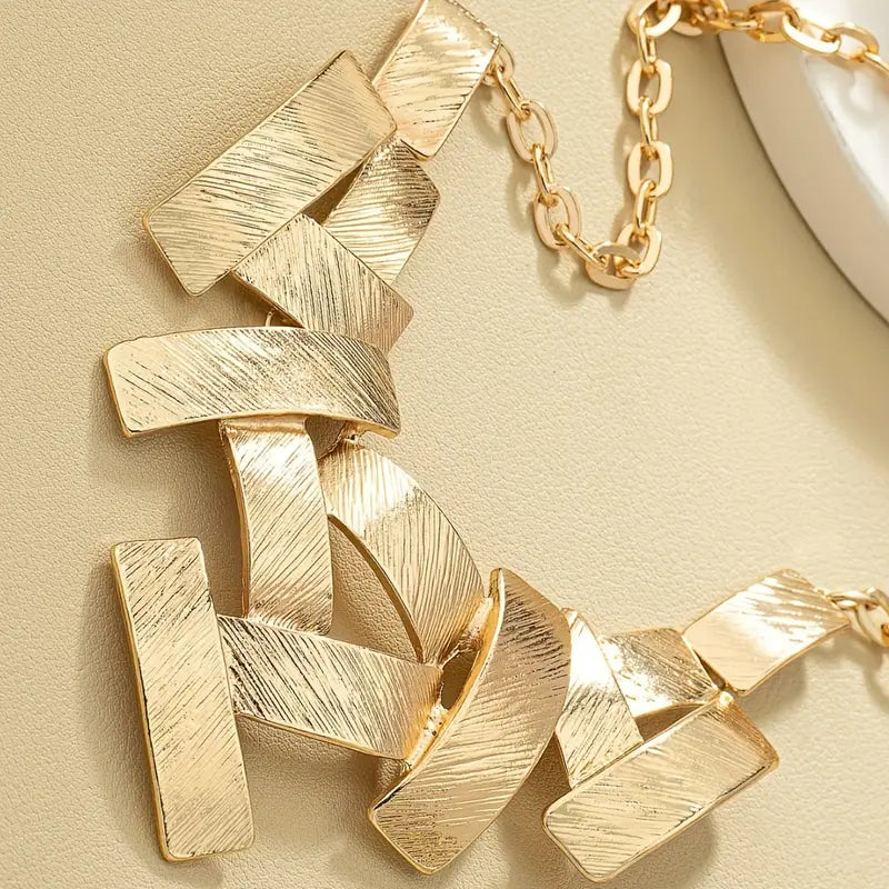 Colar Choker Quadrado Marcante