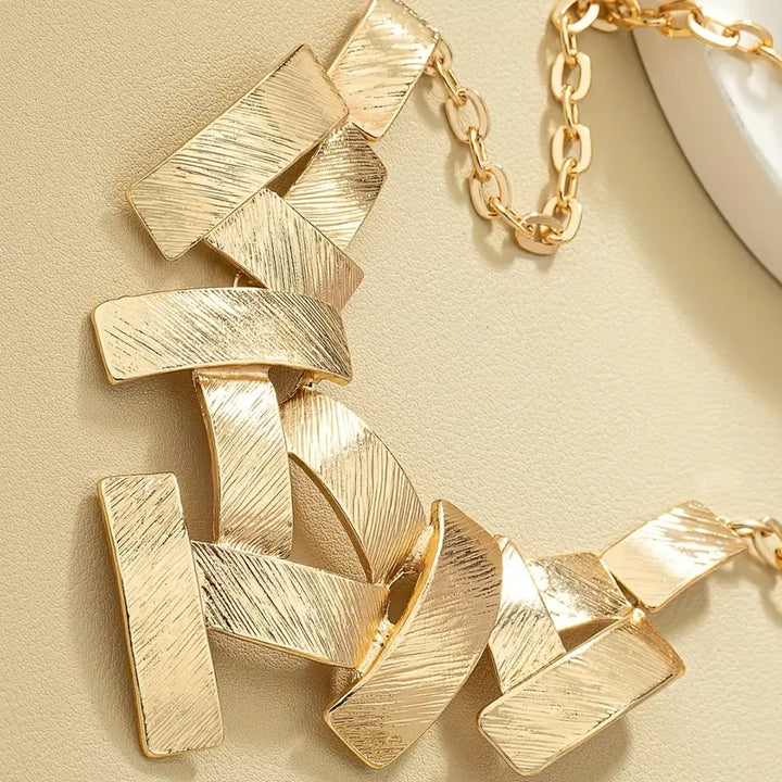 Colar Choker Quadrado Marcante