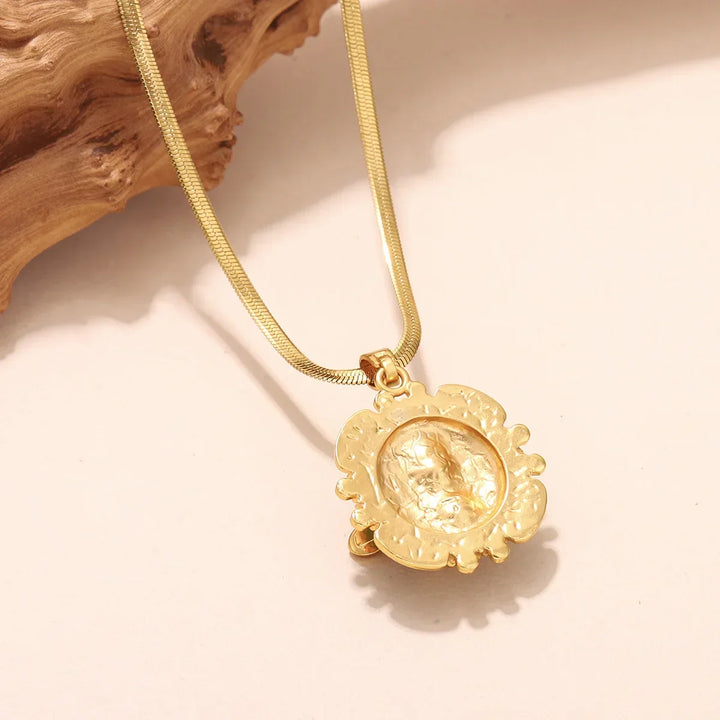 Colar Dourado Elegante com Abelha Turquesa