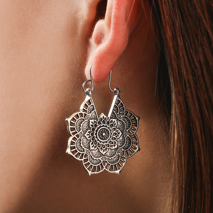 Brincos Elegantes com Mandala de Lótus