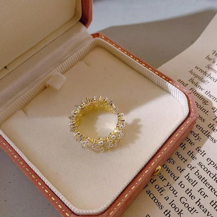 Anel de Pérola de Luxo em Dourado
