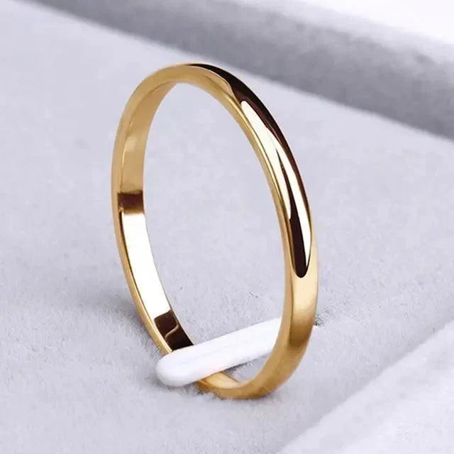 Anel Minimalista Simples em Ouro e Prata