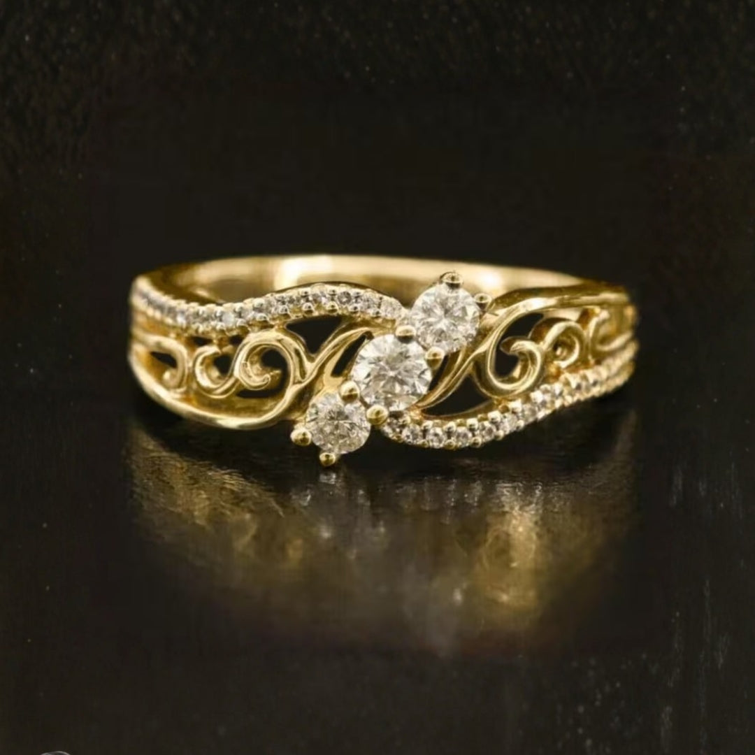 Anel Dourado Oco Ivy com Cristais