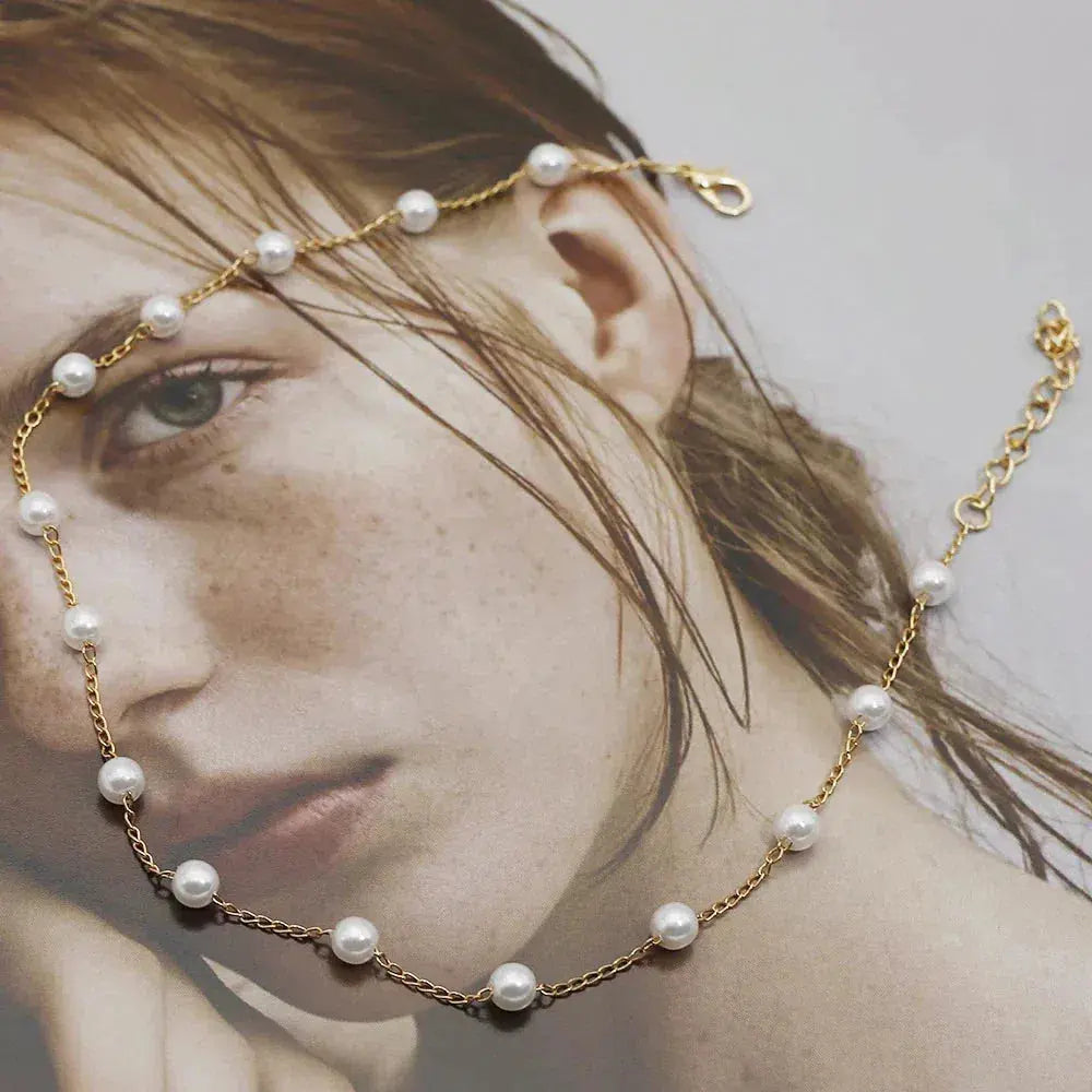 Colar Dourado com Pérolas