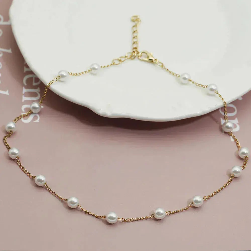 Colar Dourado com Pérolas