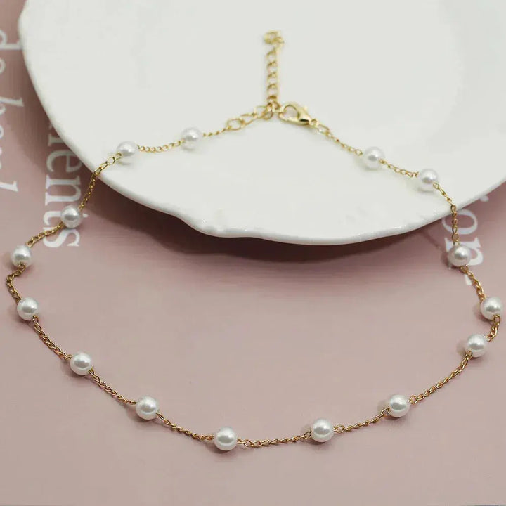 Colar Dourado com Pérolas