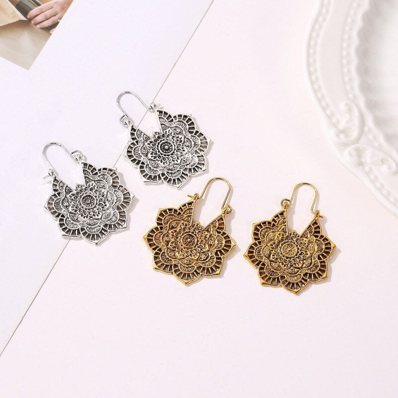 Brincos Elegantes com Mandala de Lótus