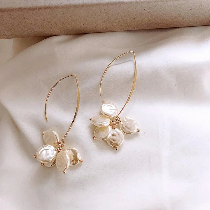 Brincos Elegantes com Pérolas e Cristais