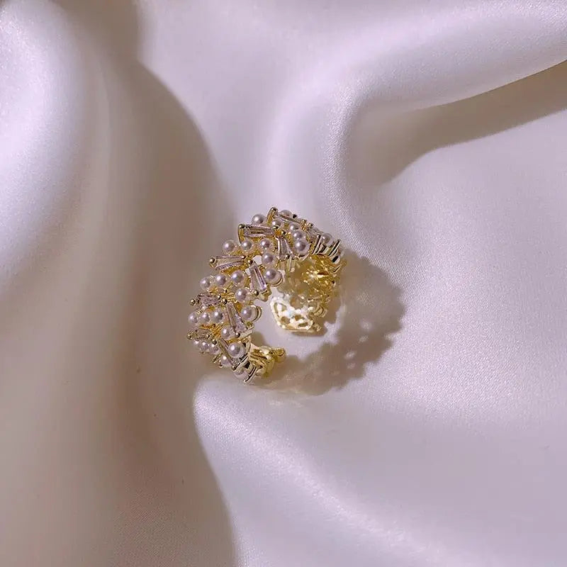 Anel de Pérola de Luxo em Dourado