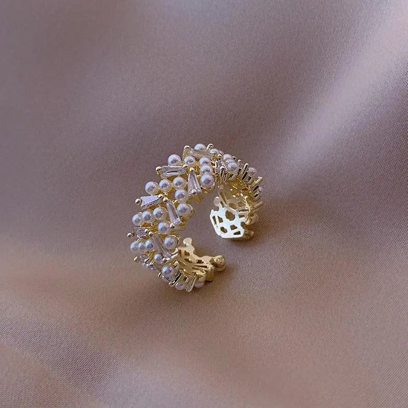 Anel de Pérola de Luxo em Dourado
