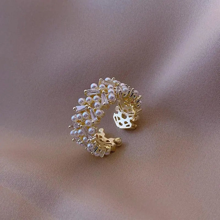 Anel de Pérola de Luxo em Dourado