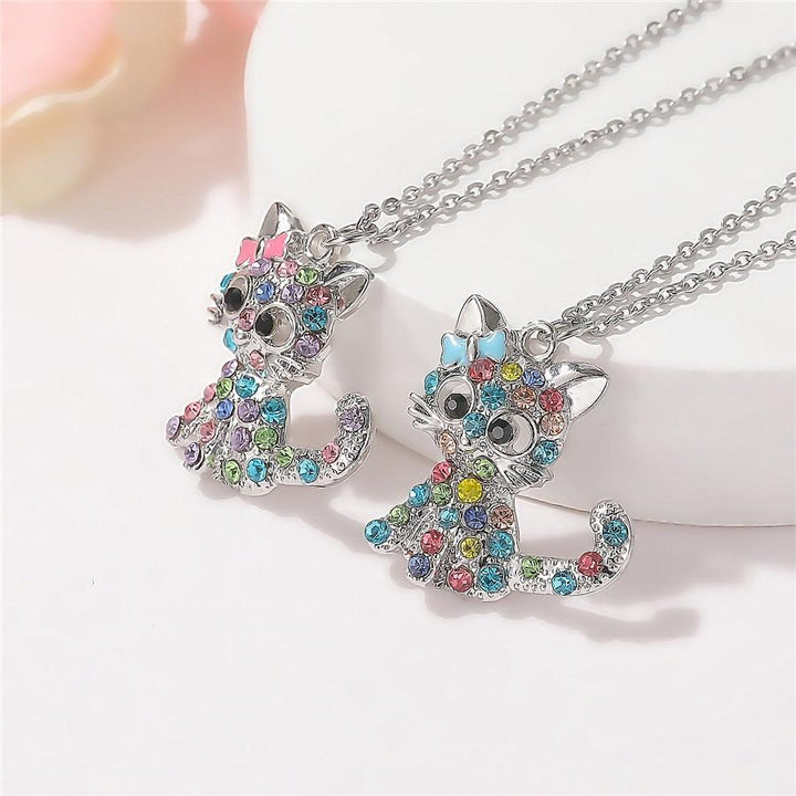 Colar Prateado com Gatinhos e Zircónias Coloridas