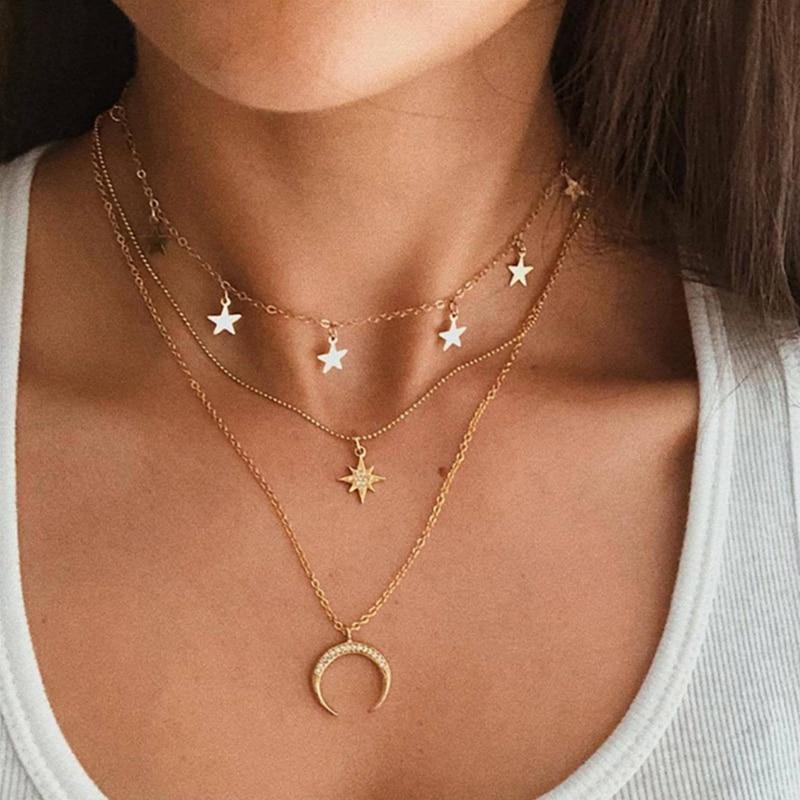 Colar Dourado com Lua