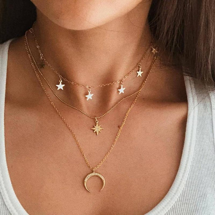 Colar Dourado com Lua