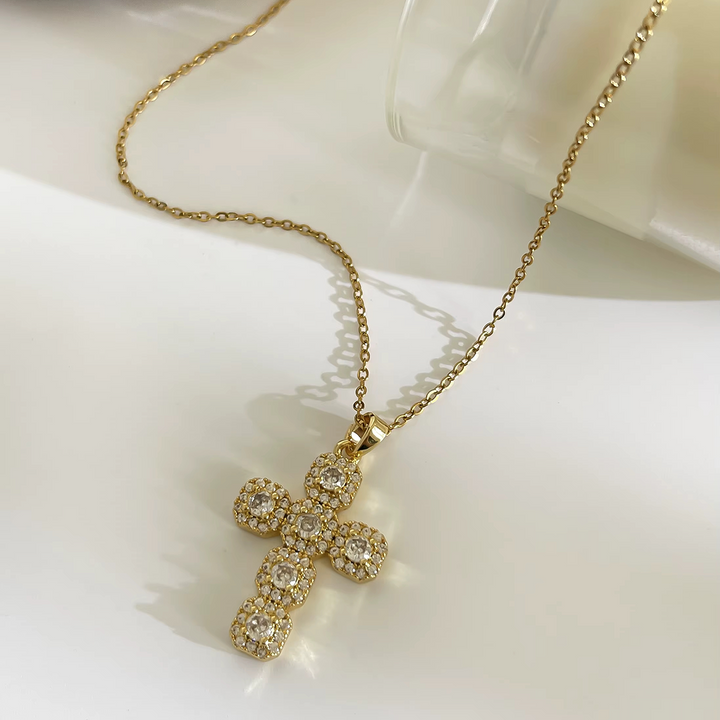 Colar de Corrente com Cruz e Pedrinhas
