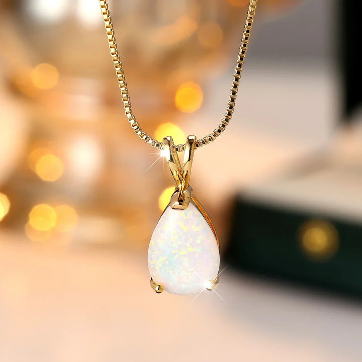 Colar Dourado com Gota de Opala