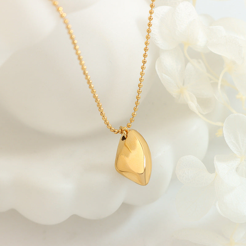 Colar Dourado Brilhante e Encantador