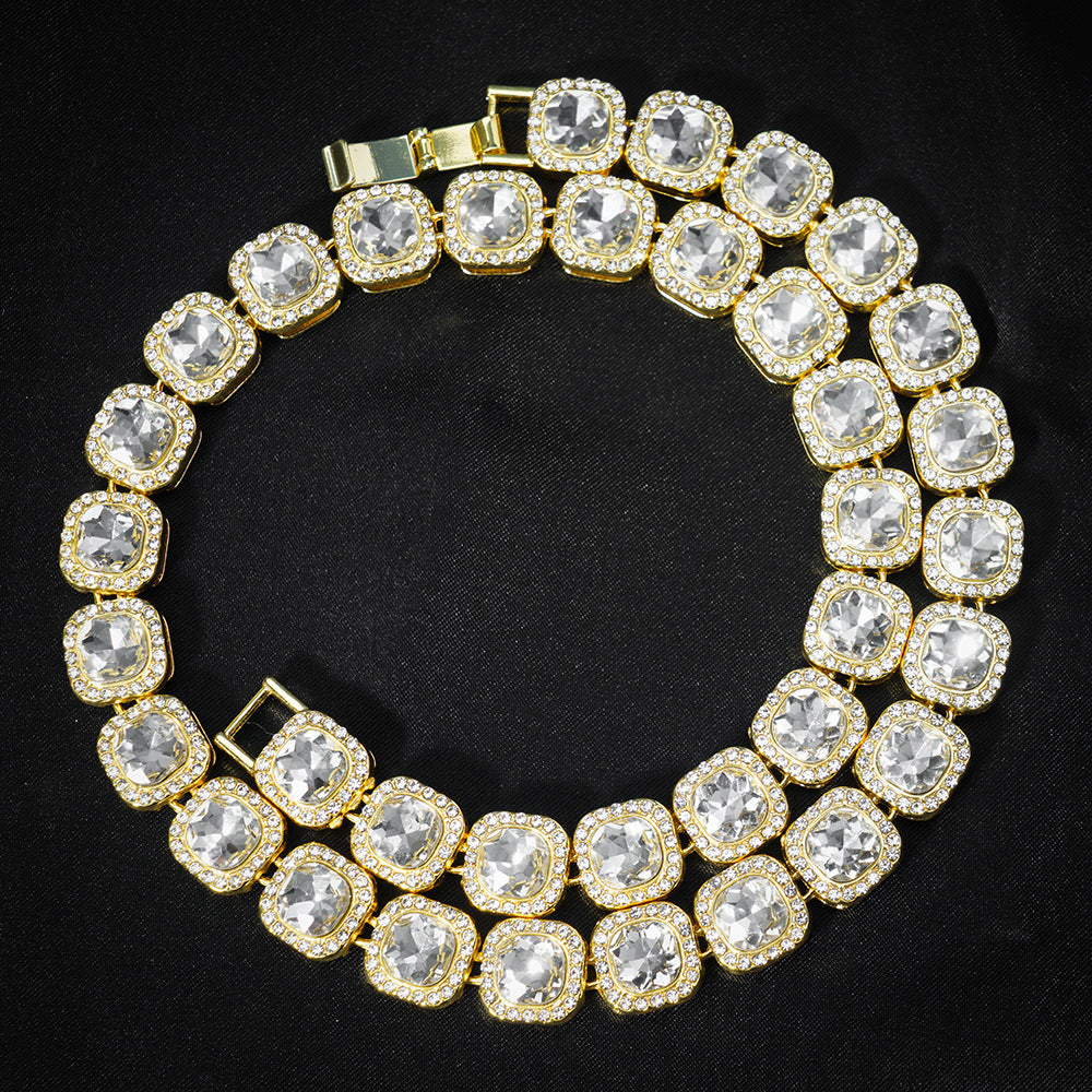 Colar Choker Quadrado Marcante