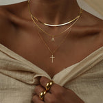 Conjunto Dourado com Cruz e Inicial
