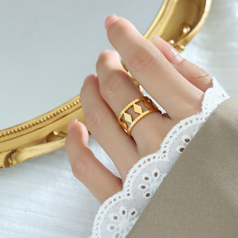 Anel Dourado Caelum