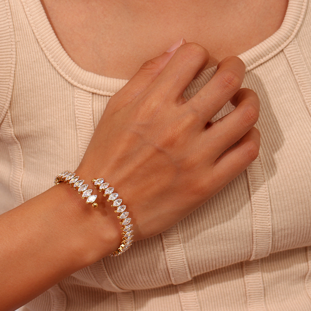 Pulseira Genevieve com Pedrinhas