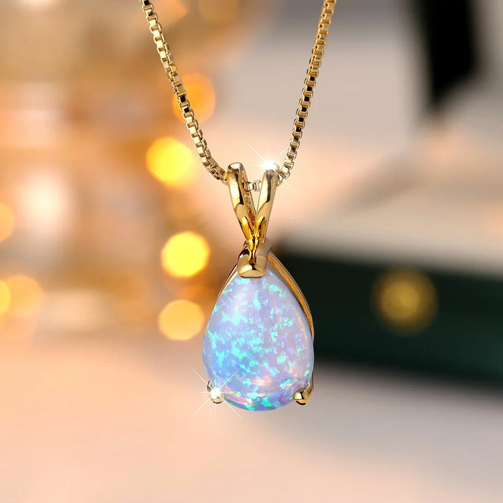 Colar Dourado com Gota de Opala