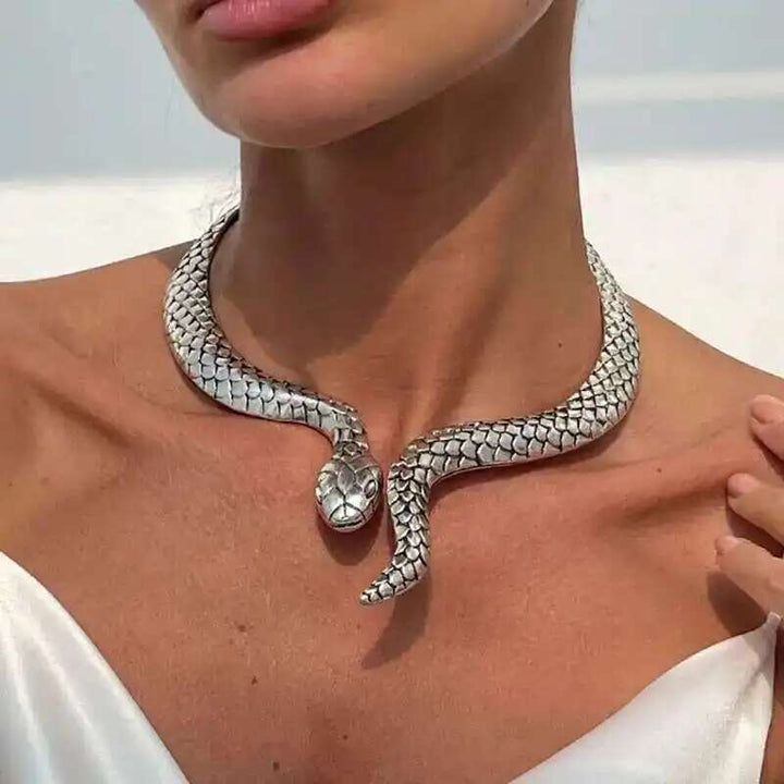 Colar Choker Torque Serpente