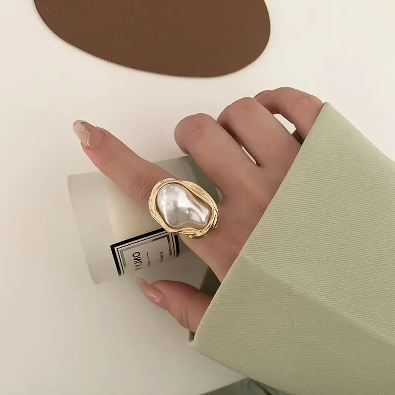Anel Vintage Ajustável Geométrico com Esmalte Branco