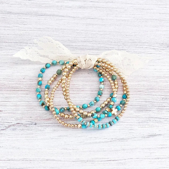 Pulseira Vintage de Contas com Turquesa e Pendente de Cruz